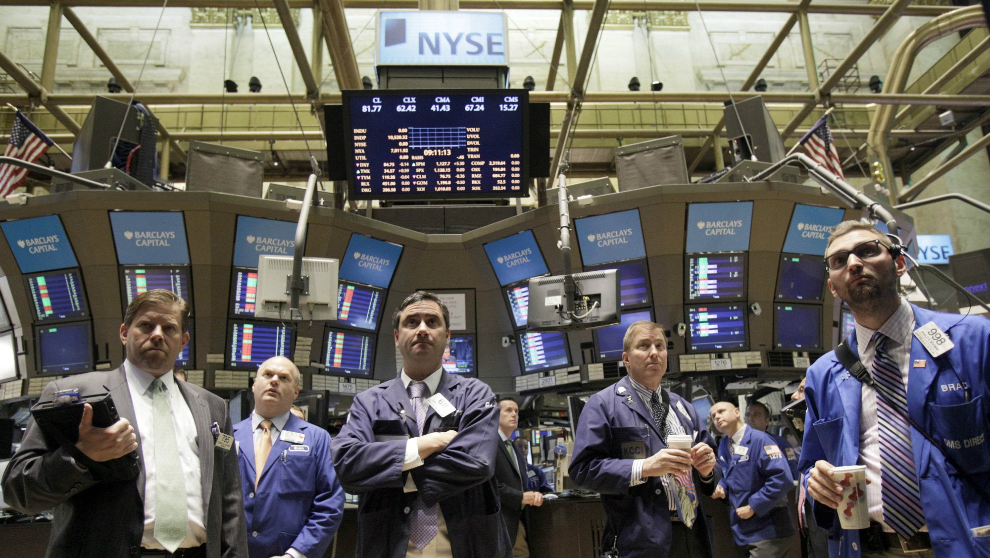 Wall Street Red Alert: Dow Plunges 400 Points as Bond Yields Spike