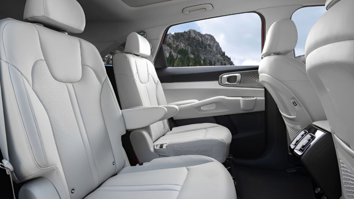 Bench Seat or Captain’s Chairs? What Feels Better on Family Weekends