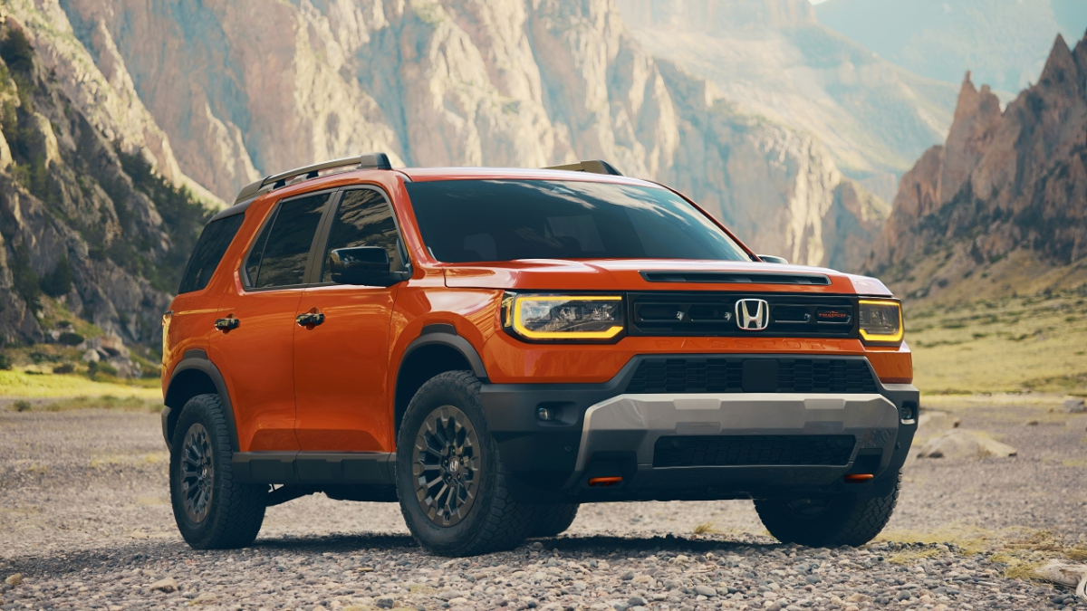 When 2‑Row SUVs Stop Working: The Family Weekend Packing Rule