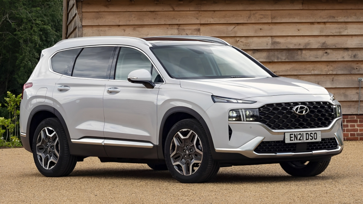 PHEV SUV vs Hybrid for a 2-Day Getaway (2026): Does Charging Flip the Math?