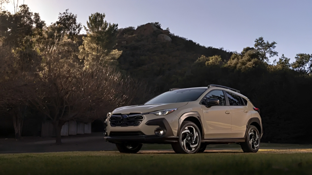 2026 Crosstrek vs 2026 HR-V: Better for City Weekends and Tight Parking?