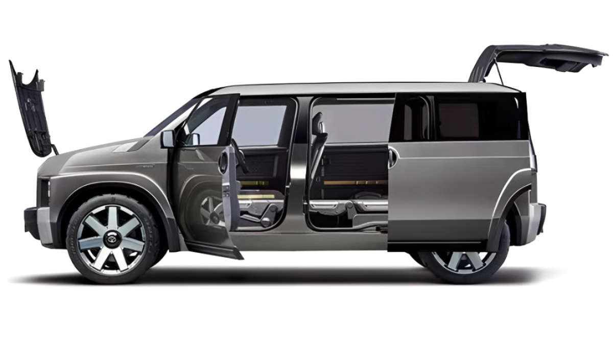 When a Minivan Starts Making More Sense Than a 3‑Row SUV (2026)