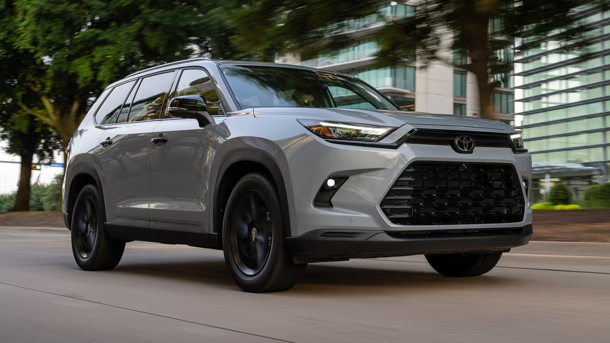 2026 Outback vs 2026 Grand Highlander: Cabin Weekend Fit