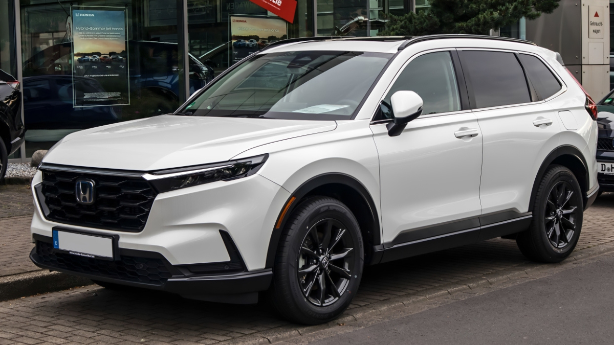 Highway Fatigue in 2026: Which SUVs Stay Quiet for 300 Miles?