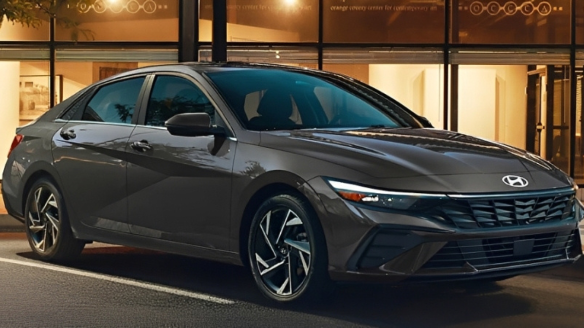 Gas-Saver Rentals: 7 Hybrids for Route 66 Road Trips (2026)