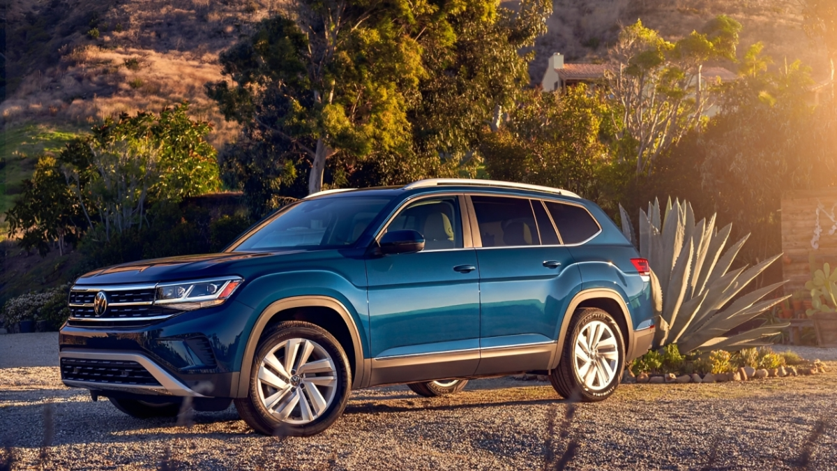 The New Weekend-Car Trend in 2026: Buying for Gear, Not Commutes