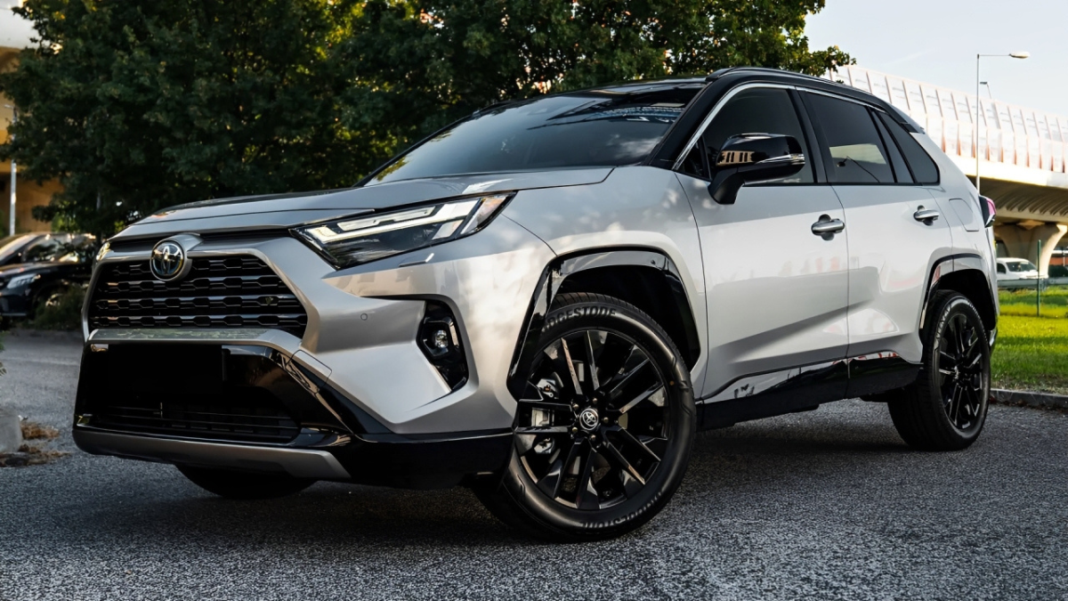RAV4 Hybrid vs CR‑V Hybrid in 2026: Long‑Drive Choice Guide