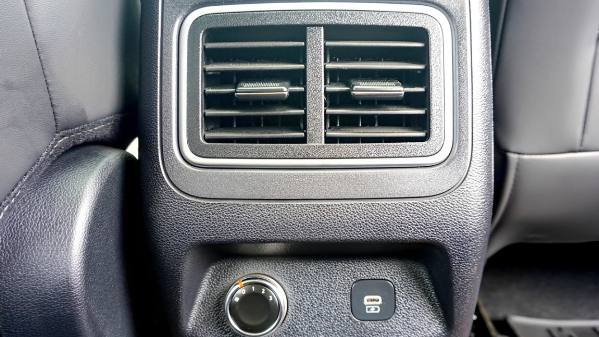 Ventilated Seats vs. Rear AC: Which One Actually Keeps the Cabin Cooler on a Summer Drive?