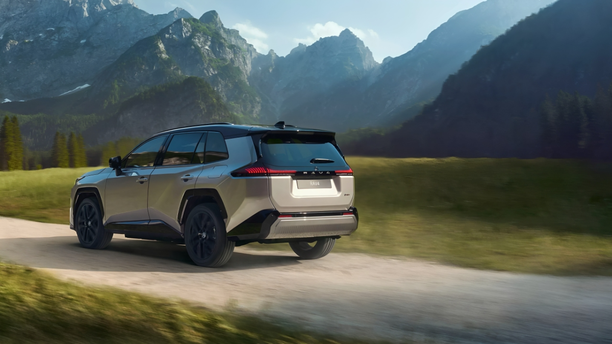 The Factory Roof Rack Penalty: How Empty Crossbars Create Highway Howl — and Burn Fuel