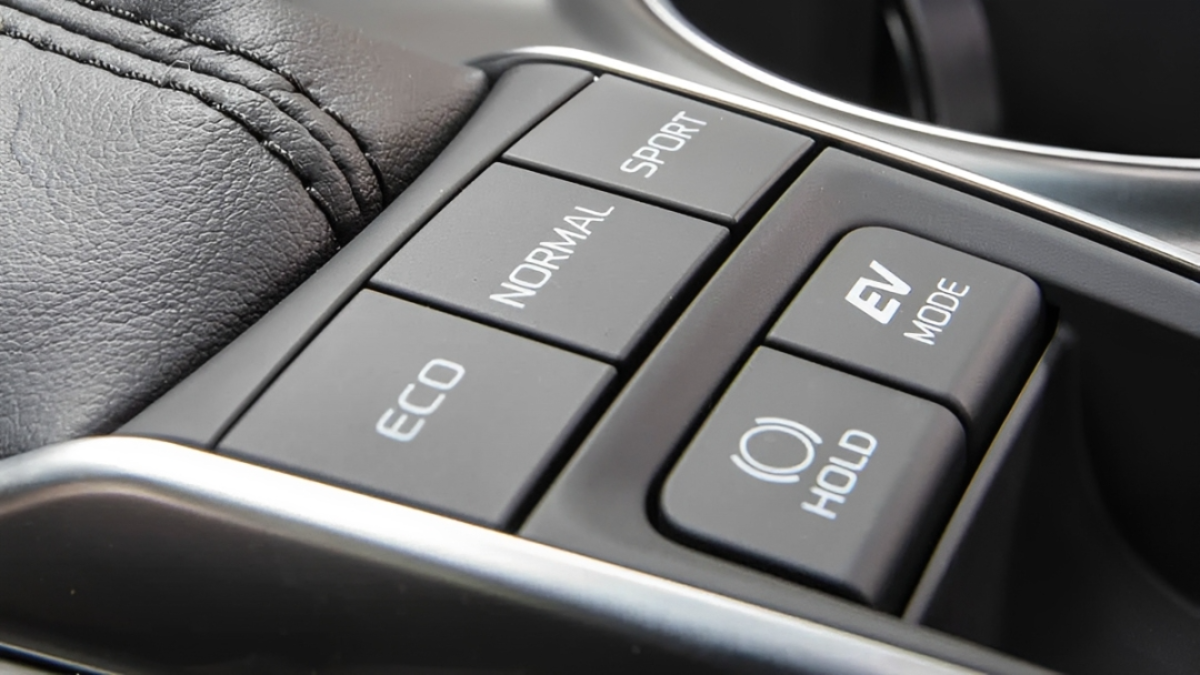 Why Your SUV's "Eco Mode" Actually Burns More Gas at 75 MPH