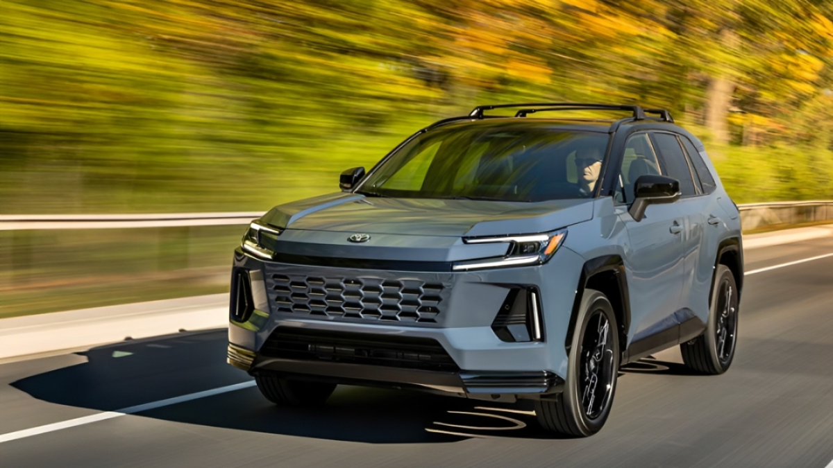 2026 CR-V Hybrid vs. RAV4 Hybrid: Which One Saves More on a 500-Mile Weekend Trip?