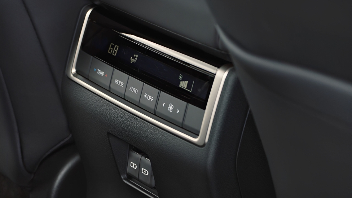 Ventilated Seats vs. Rear AC: Which One Actually Keeps the Cabin Cooler on a Summer Drive?