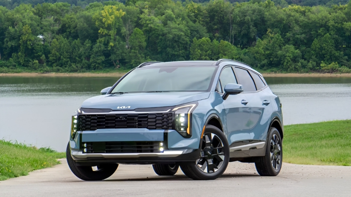 2026 Kia Sportage Hybrid vs. 2026 Hyundai Tucson Hybrid: A Weekend Trip Buyer's Guide